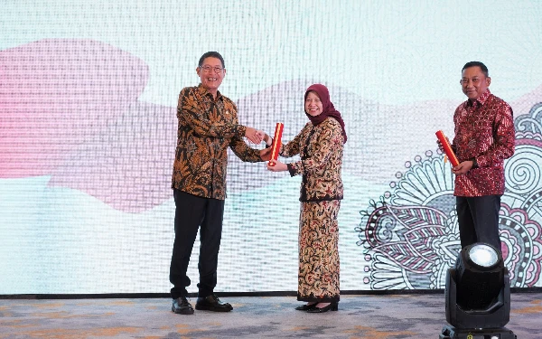 Thumbnail Jadi Kepala OJK Provinsi Jawa Timur, Yunita Linda Sari Siap Tingkatkan Sektor Jasa Keuangan