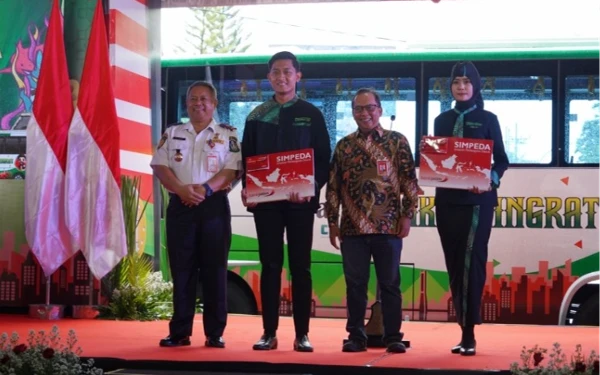 Keren! Bank Jatim Beri Kemudahan Layanan Perbankan pada Pegawai dan Pengguna Trans Jatim