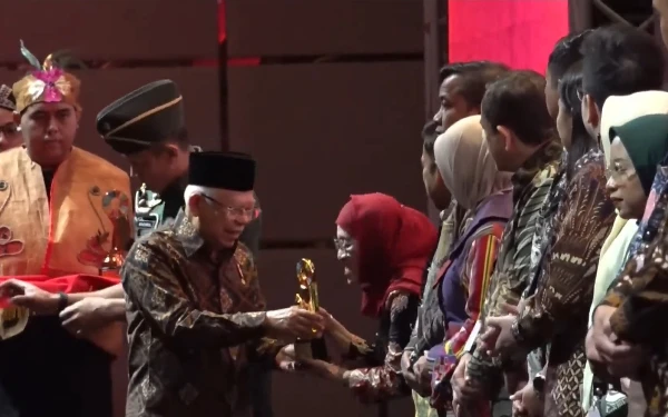 Kota Surabaya Raih Predikat Terbaik Satu di Ajang Indonesia's  SGDs Action Award
