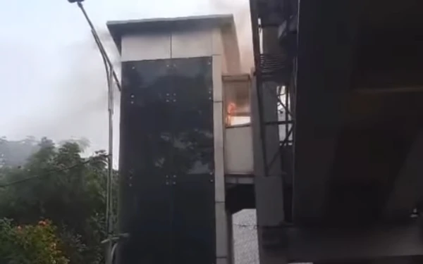 Thumbnail Warna-Warni Buka Suara, Anak di Bawah Umur Diduga Pembakar JPO Jalan Pemuda Surabaya