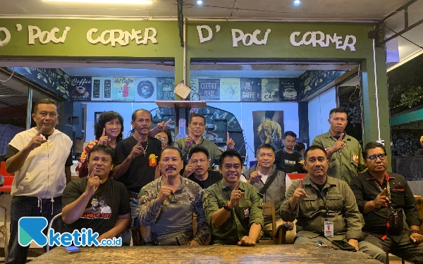 Thumbnail Hadiri Nobar Bahrain vs Indonesia, Paslon Baba di Pilwali Blitar Tekankan Jaga Persatuan