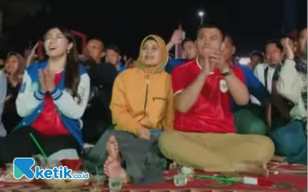Thumbnail Suasana Meriah di Sport Center Kota Blitar: Nobar SAE Dukung Timnas Indonesia Hadapi Bahrain dalam Kualifikasi Piala Dunia 2026