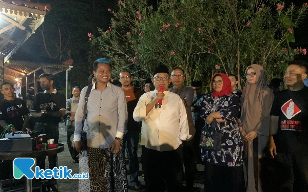 Thumbnail Paslon Rijanto-Beky Gelar Nobar Indonesia vs Bahrain, Tegaskan Keyakinan Menang di Pilbup Blitar