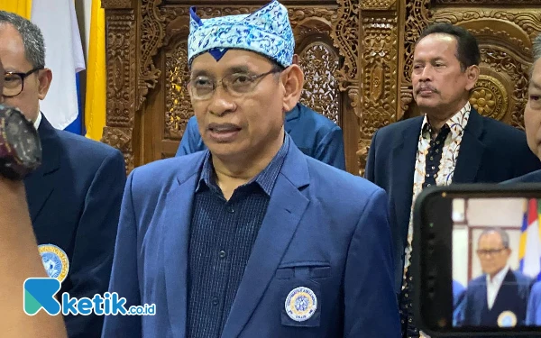Thumbnail Rektor Unair Siap Ditunjuk Jadi Panelis Debat Pilgub Jatim