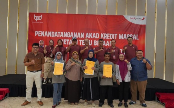 Thumbnail Sejahterakan Petani Tebu, Bank Jatim Lakukan Akad Kredit Massal Senilai Rp24 Miliar