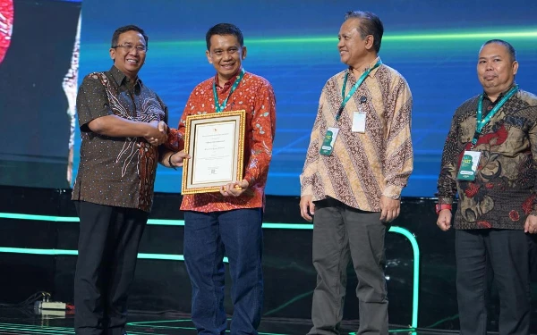 Thumbnail Di Hari Pahlawan, Kemenkes RI Beri 4 Penghargaan untuk Pemprov Jatim