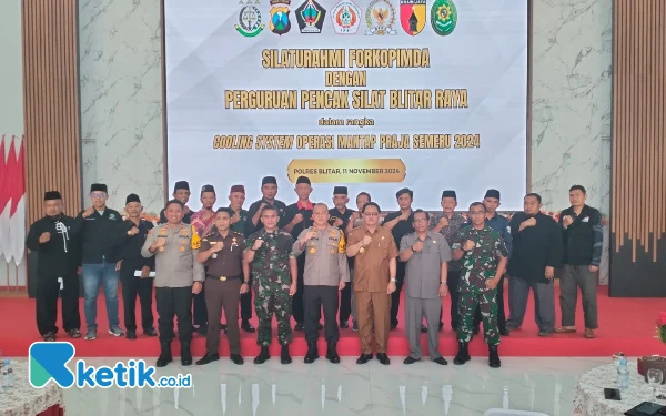 Thumbnail Deklarasi Damai Seluruh Perguruan Pencak Silat Blitar Jelang Pilkada 2024: Ketua DPRD Kabupaten Blitar Supriadi Tekankan Pentingnya Komitmen Bersama