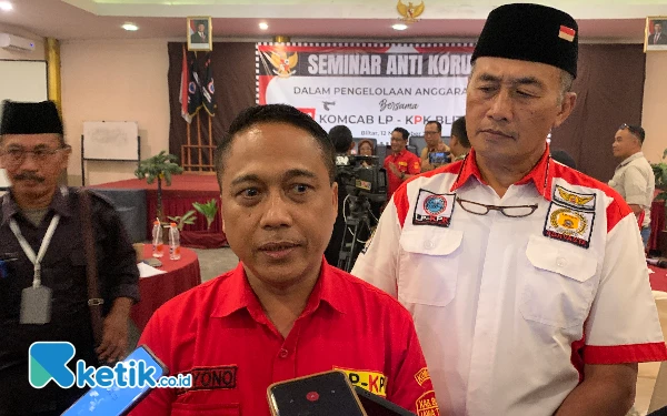 Thumbnail LP-KPK Gelar Seminar Antikorupsi, Soroti Pengelolaan Anggaran Desa di Kabupaten Blitar