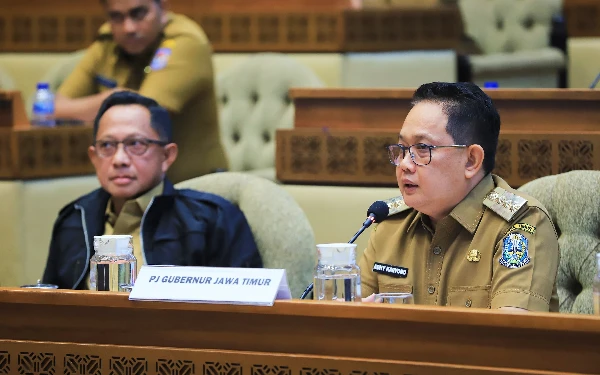 Thumbnail Rapat dengan Komisi II DPR RI, Pj Gubernur Jatim: Persiapan Pilkada Serentak 2024 Lancar