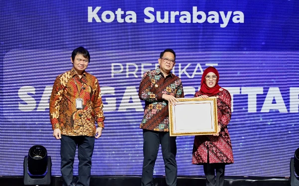 Thumbnail Surabaya Raih Penghargaan 'Sangat Cettar' dari Pemprov Jatim atas Inovasi Pelayanan Publik 2024