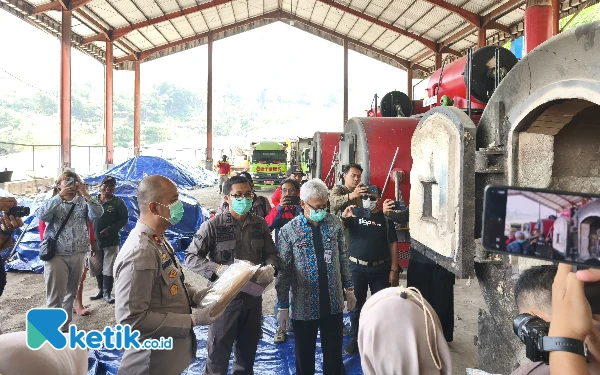 Thumbnail Kejari Kota Batu Musnahkan Puluhan Barang Bukti Inkrah