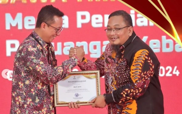Thumbnail Dukung Kualitas Penyiaran, Bank Jatim Raih Penghargaan KPID Jawa Timur