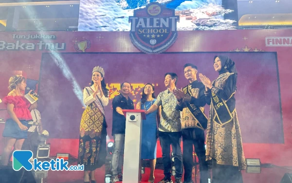 Thumbnail 10 Siswa SMA Jatim Tanding di School Warr Uleg Talent School 2024 Surabaya