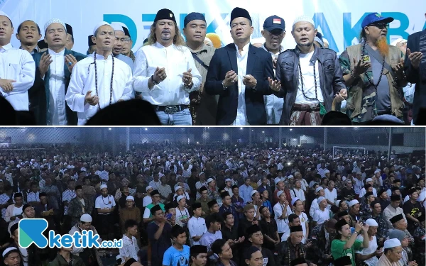 Thumbnail Ketuk Pintu Langit, Cabup Bandung Dadang Supriatna Hadiri Dzikir Akbar Bersama 10 Ribu Jamaah