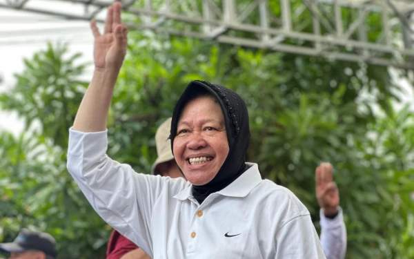 Thumbnail Sambangi Dolly, Risma Ajak Anak Putus Sekolah Kembali Belajar