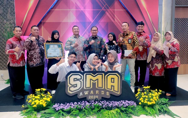 Thumbnail Double Track SMAN 1 Gondangwetan Raih Penghargaan SMA DT Terbaik Se-Jatim