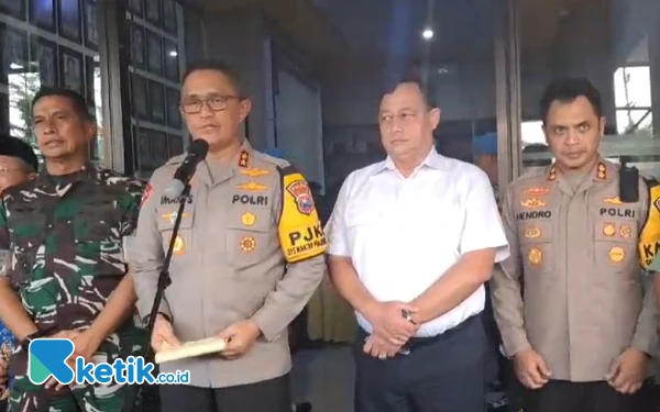 Thumbnail Polda Jatim Ambil Alih Kasus Penganiayaan Saksi Paslon Jimad Sakteh Hingga Meninggal