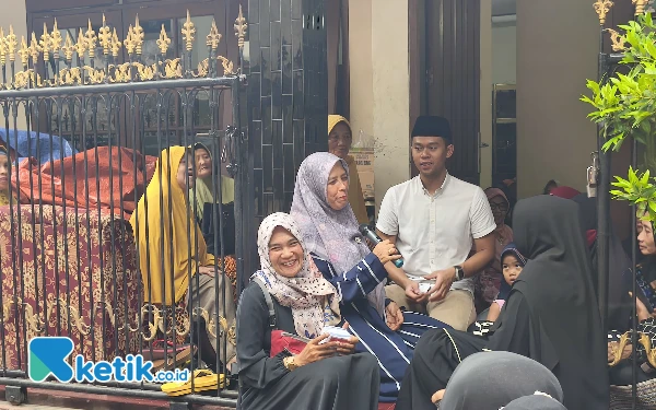 Thumbnail Wanita Al Irsyad Kota Batu Labuhkan Dukungan ke Paslon Guru, Ini Alasannya