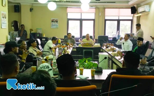 Aliansi Madura Tuntut DPRD Kawal Tuntas Kasus SMAK Gloria 2 Surabaya