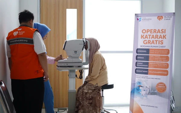 Peduli Kemanusiaan, Rumah Zakat Gandeng RS Edelweiss Cianjur Gelar Baksos Katarak