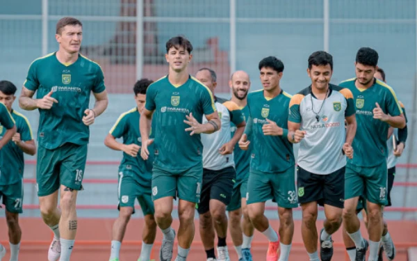 Thumbnail Setelah Jeda Panjang, Persebaya Siap Hadapi Persija di GBT