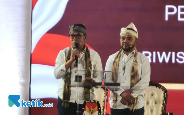 Thumbnail Percaya Diri. Paslon Nomor 1 Pilkada Kota Batu Nurochman-Heli Optimis Kuasai Debat Terakhir