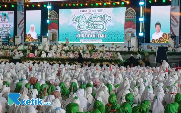 Thumbnail Hindari Jalan Ahmad Yani Surabaya, Ribuan Pendukung se-Jatim Hadiri Doa Bersama Kemenangan Khofifah-Emil