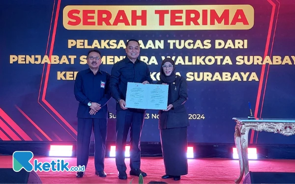 Cuti Berakhir, Eri Cahyadi Kembali Duduki Kursi Wali Kota Surabaya