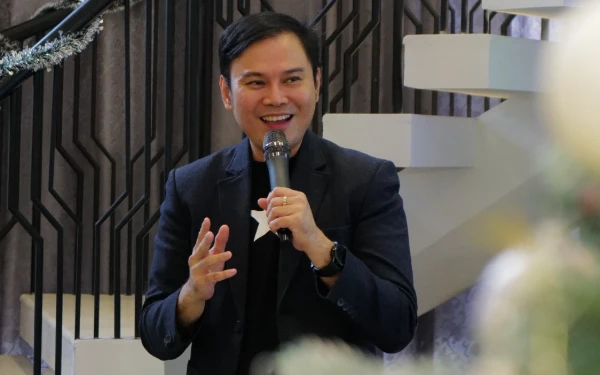 Thumbnail Bapak Benang Indonesia, dr. Junivan Lindra Beberkan Kondisi Wajah Saat Masuk Usia 35 Tahun