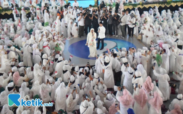 Thumbnail Puluhan Ribu Peserta Kampanye Akbar Khofifah-Emil Padati Jatim Expo, Ajak Kawal Suara Hingga Penetapan