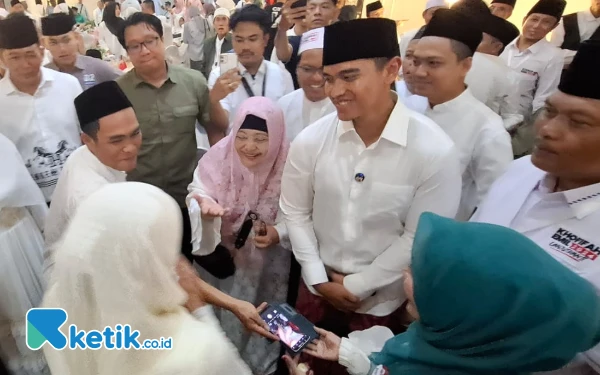 Thumbnail Datang ke Kampanye Akbar Khofifah-Emil, Ketua PSI Kaesang: Ibu Khofifah Perlu Nambah Satu Periode untuk Jatim