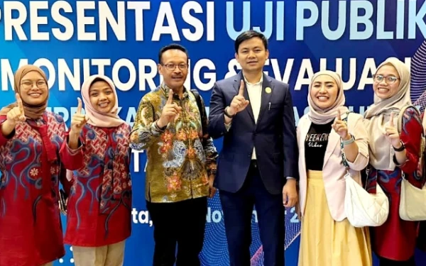 Thumbnail Profil Dr Martadi, Wakil Rektor Unesa Peraih Bintang Satya Lencana
