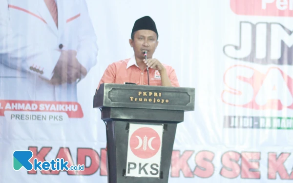 Thumbnail Hari Guru Nasional 2024, Ketua Komisi IV DPRD Sampang: Bakti dan Dedikasi Guru Luar Biasa
