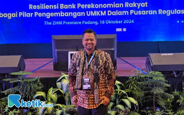 Thumbnail Ingat Perjuangan Masa Sekolah Penuh Keterbatasan, Direktur Bank Sampang Sebut Guru Sosok Sangat Berjasa dalam Hidupnya