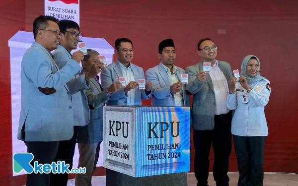 Thumbnail KPU Jatim Pantau Setiap Tahapan Pilkada 2024 Melalui Data Center Monitoring