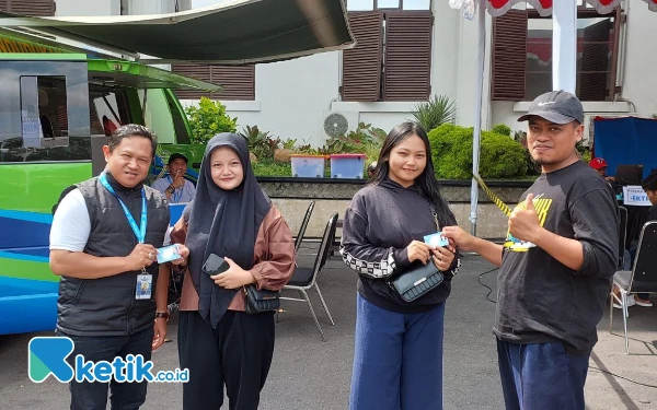 Thumbnail Lebih dari 100 Orang di Kota Malang Urus KTP untuk Berpartisipasi di Pilkada 2024