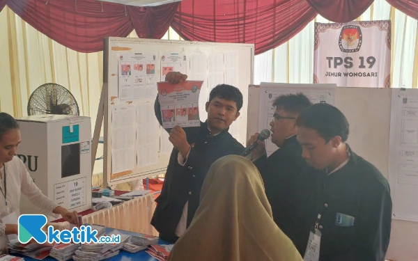 Risma Kalah Telak di TPS Khofifah Nyoblos