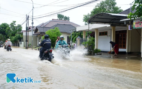 Thumbnail Hujan, Klep Air Macet Picu Banjir Pacitan: Pemkab Janji Segera Perbaiki