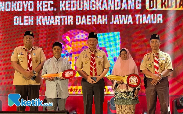 Thumbnail Dua Warga Wonokoyo Malang Dapat Bantuan Pemugaran Rumah dari Pramuka Jatim