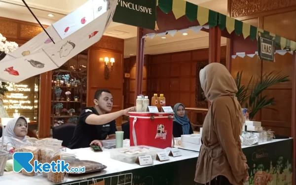YPKABK Surabaya Pamerkan Hasil Karya Disabilitas di Charity Natal Shangri-La Hotel