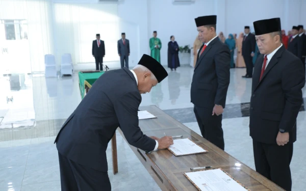 Thumbnail Bupati Asahan Melantik Jabatan Pimpinan Tinggi Pratama