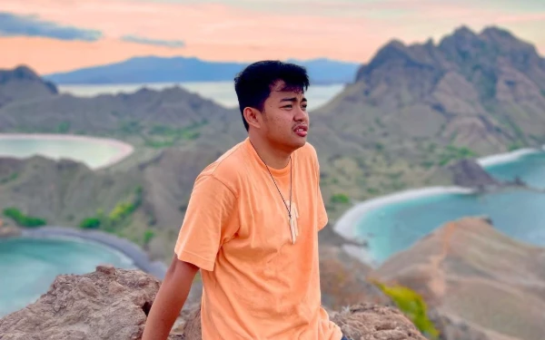 Thumbnail Tanpa Ijazah S1 Jadi Komut Perusahaan Rp4,8 Triliun, Ini Sosok Jhony Saputra