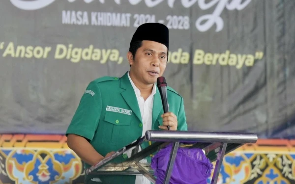 Thumbnail GP Ansor Jatim Berikan Umrah Gratis ke Sonhaji Penjual Es Teh