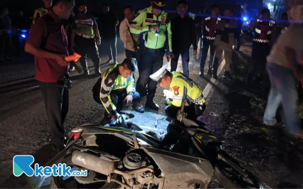 Remaja Bonceng Tiga Tabrak Pohon di Jombang, 1 Orang Tewas