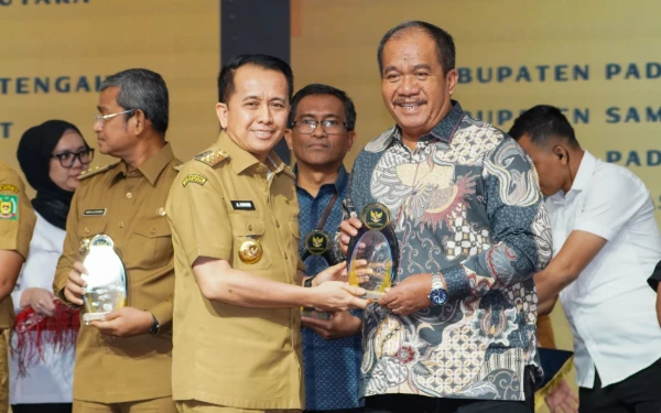 Thumbnail Pemkab Asahan Raih Penghargaan Keterbukaan Informasi Publik 2024 dari Pemprov Sumut