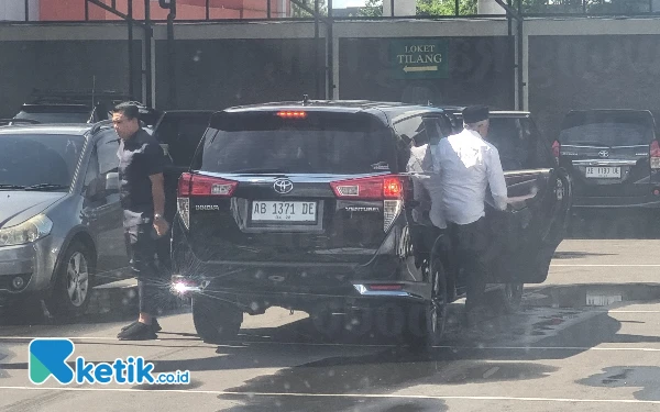 Thumbnail Breaking News! Mantan Bupati Sleman Sri Purnomo Diperiksa Kejari Sleman