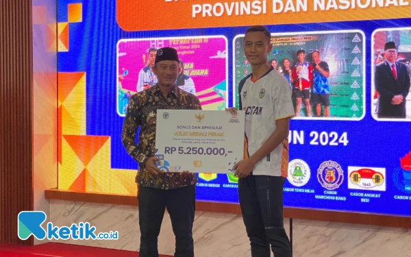 Thumbnail Pemkab Pacitan Guyur Bonus untuk Atlet dan Pemuda Berprestasi: Total Rp92 Juta