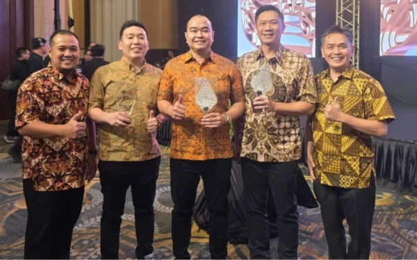 Thumbnail AUTO2000 Sabet Penghargaan Bergengsi di Awarding Getting Commitment 2025