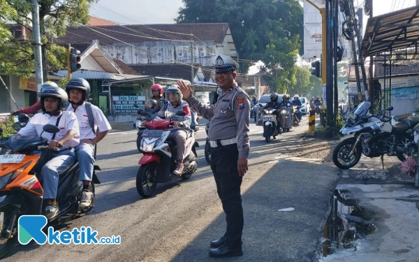 Thumbnail Libur Natal dan Tahun Baru, Satlantas Polres Batu Awasi 31 Titik Rawan Kemacetan