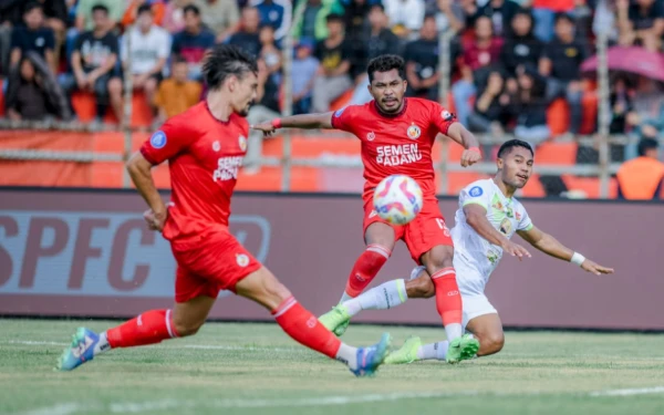 Thumbnail Persebaya Bakal Lapor PSSI usai Ditahan Imbang Semen Padang, Ini Alasannya